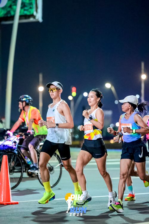 Race photo from PIK NITE RUN 2025