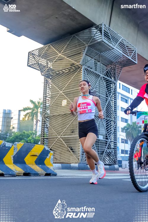 Race photo from Smartfren Run 2025 