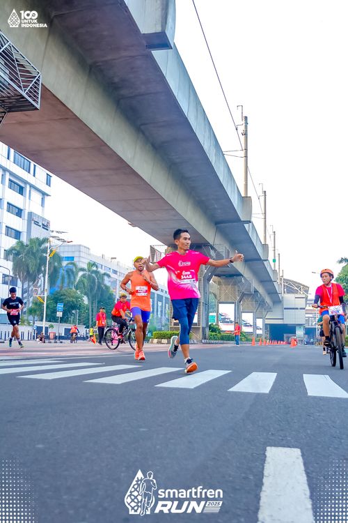 Race photo from Smartfren Run 2025 