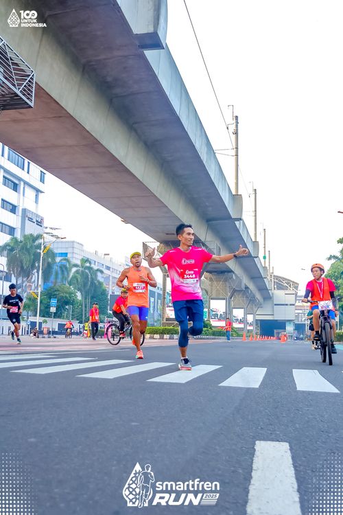 Race photo from Smartfren Run 2025 