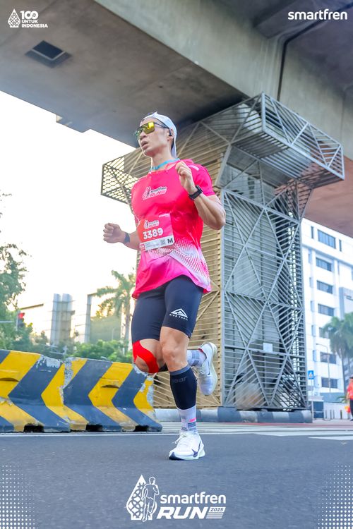 Race photo from Smartfren Run 2025 