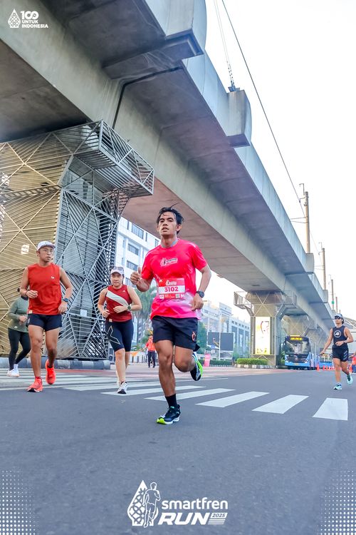 Race photo from Smartfren Run 2025 