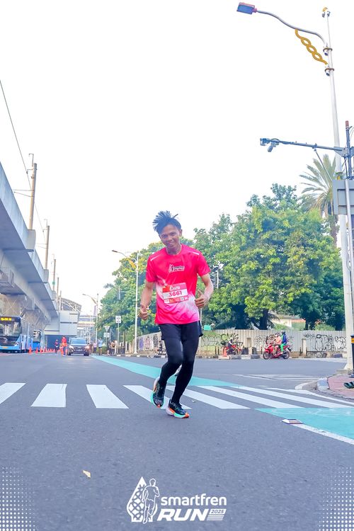 Race photo from Smartfren Run 2025 