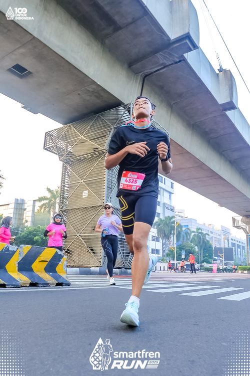 Race photo from Smartfren Run 2025 