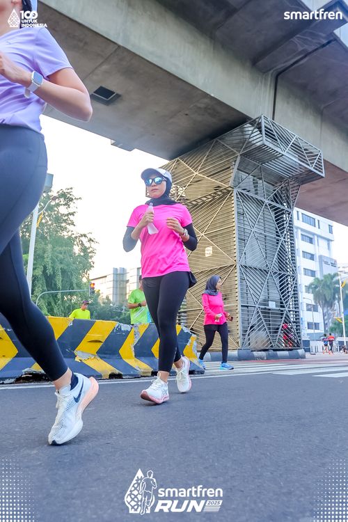 Race photo from Smartfren Run 2025 