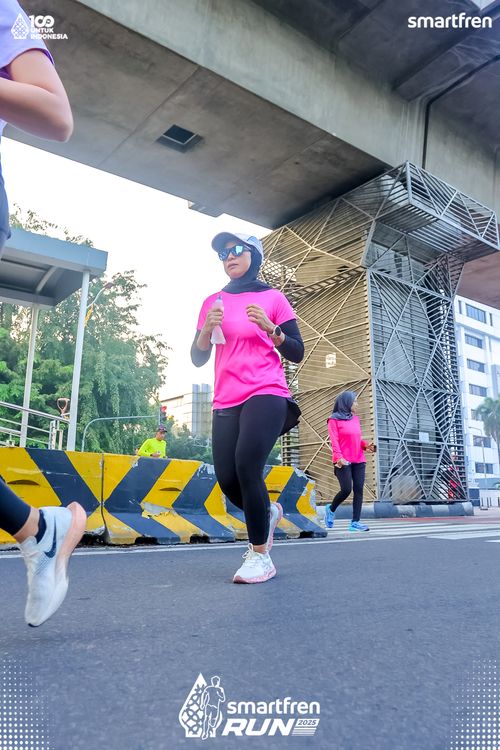 Race photo from Smartfren Run 2025 