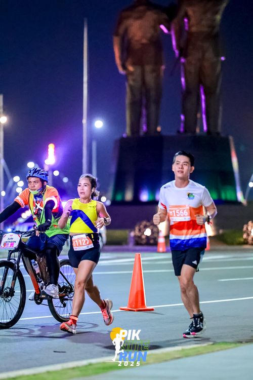 Race photo from PIK NITE RUN 2025