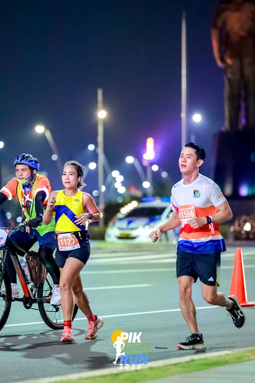 Race photo from PIK NITE RUN 2025