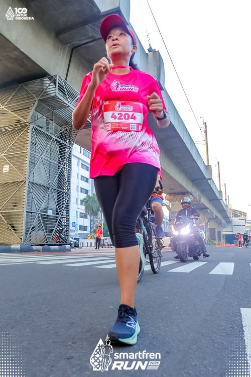 Race photo from Smartfren Run 2025 
