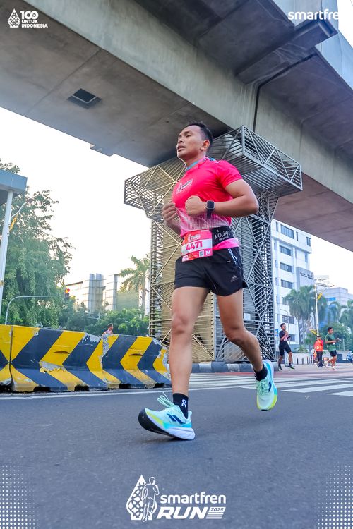Race photo from Smartfren Run 2025 