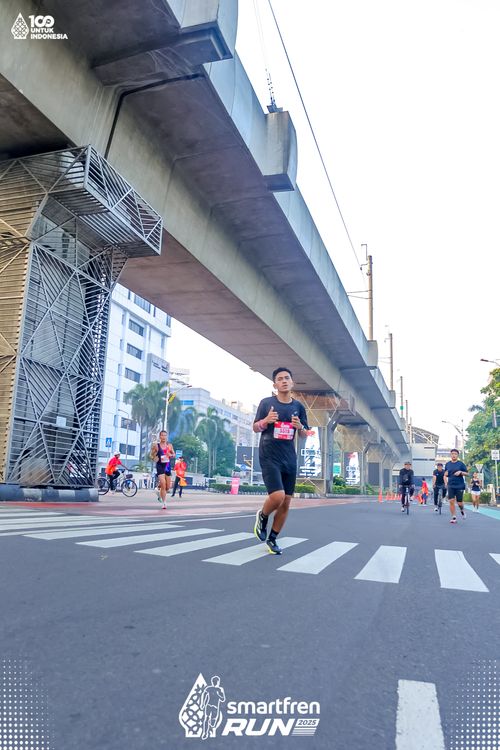 Race photo from Smartfren Run 2025 