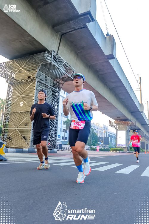 Race photo from Smartfren Run 2025 