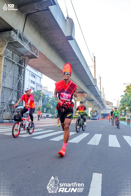 Race photo from Smartfren Run 2025 