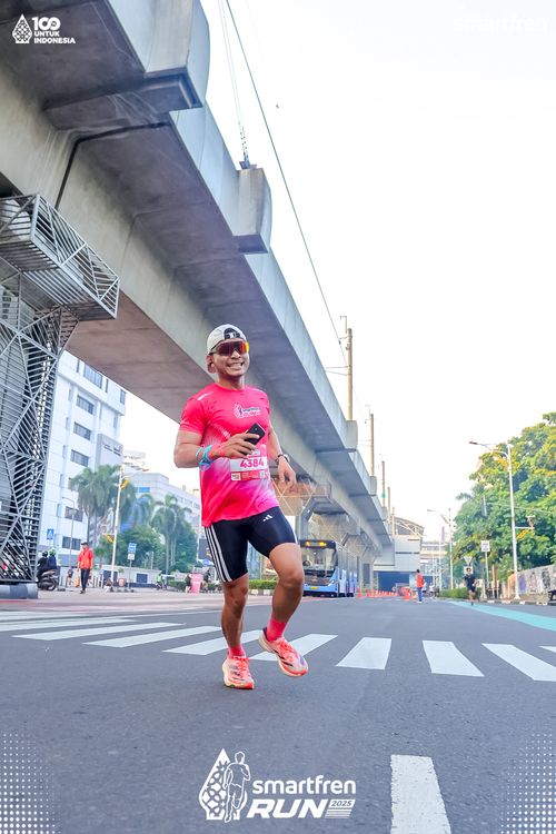 Race photo from Smartfren Run 2025 
