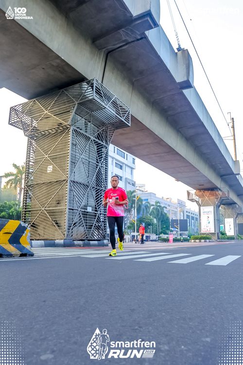 Race photo from Smartfren Run 2025 