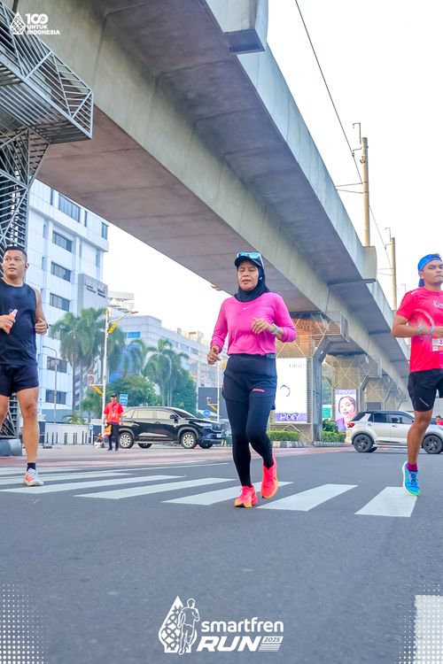 Race photo from Smartfren Run 2025 