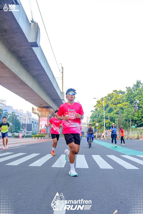 Race photo from Smartfren Run 2025 