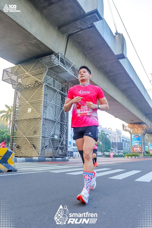 Race photo from Smartfren Run 2025 