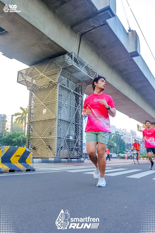 Race photo from Smartfren Run 2025 