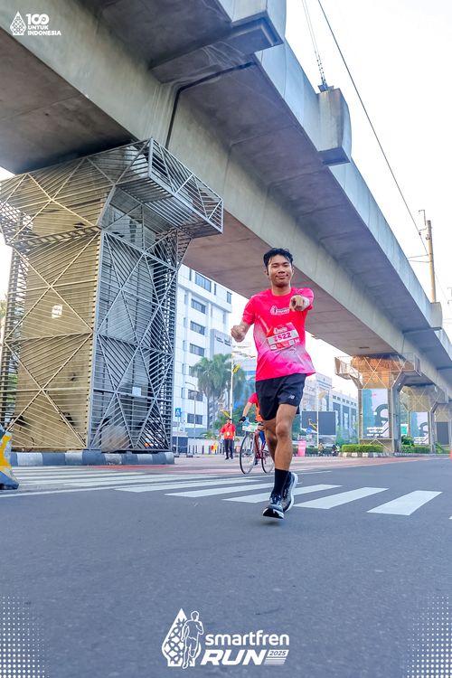 Race photo from Smartfren Run 2025 