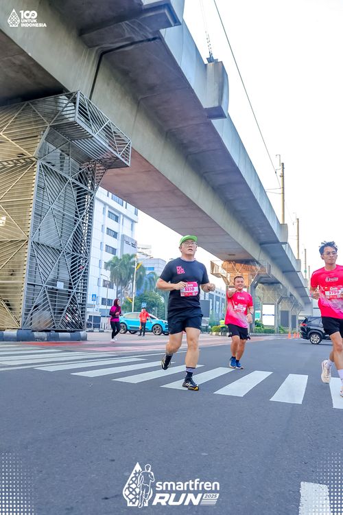 Race photo from Smartfren Run 2025 