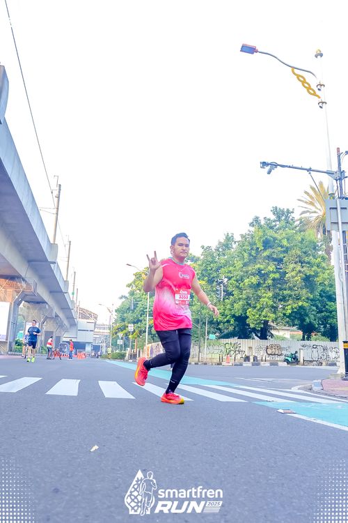 Race photo from Smartfren Run 2025 