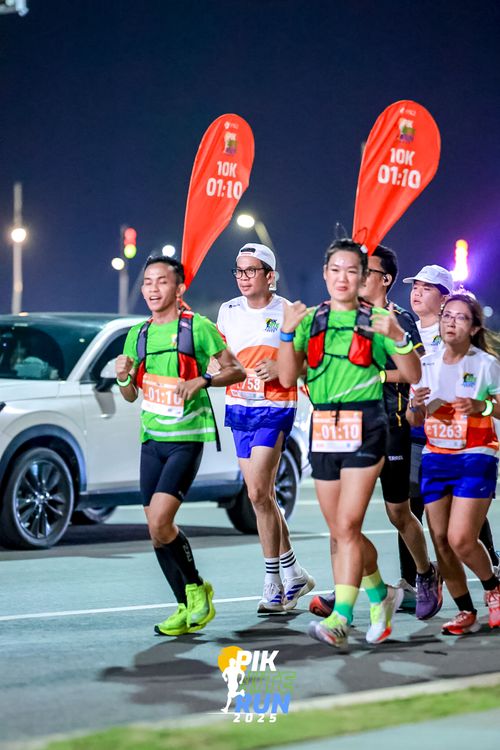 Race photo from PIK NITE RUN 2025
