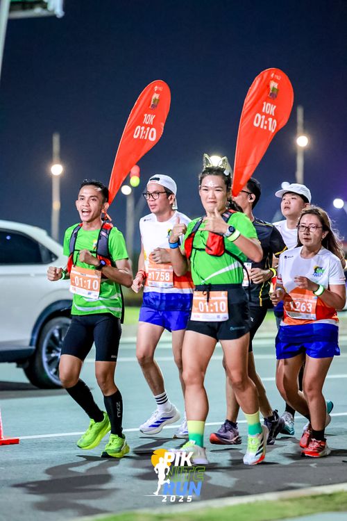 Race photo from PIK NITE RUN 2025