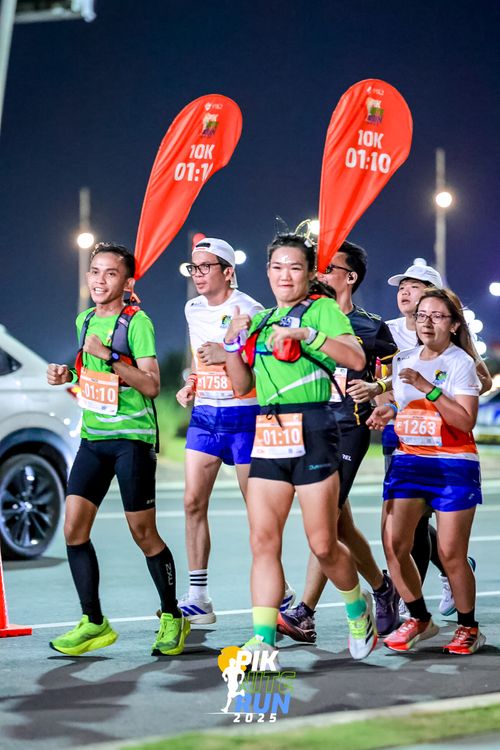 Race photo from PIK NITE RUN 2025