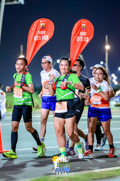 Race photo from PIK NITE RUN 2025