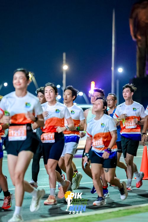 Race photo from PIK NITE RUN 2025