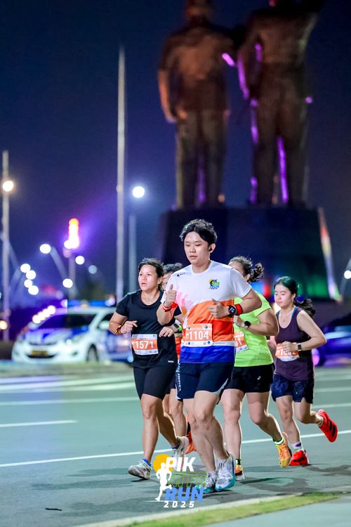Race photo from PIK NITE RUN 2025