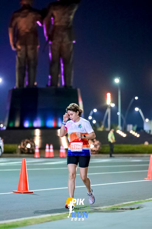 Race photo from PIK NITE RUN 2025
