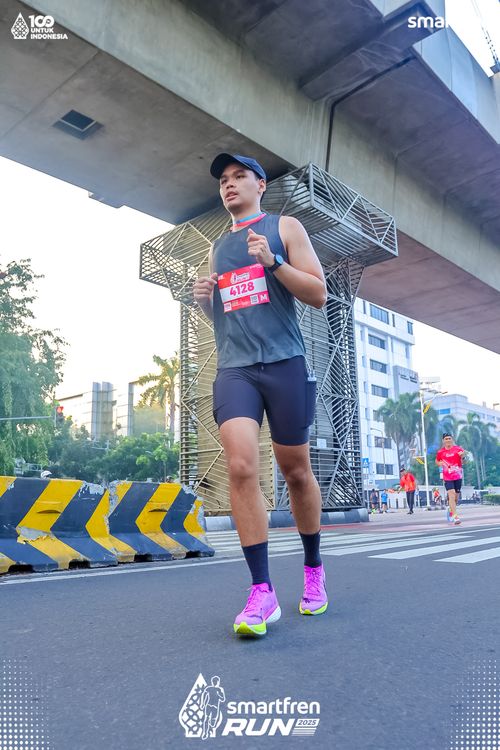 Race photo from Smartfren Run 2025 
