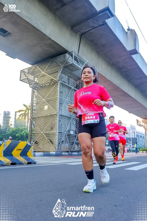 Race photo from Smartfren Run 2025 