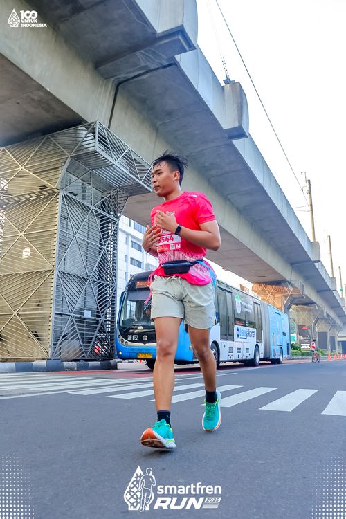 Race photo from Smartfren Run 2025 