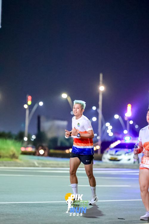 Race photo from PIK NITE RUN 2025