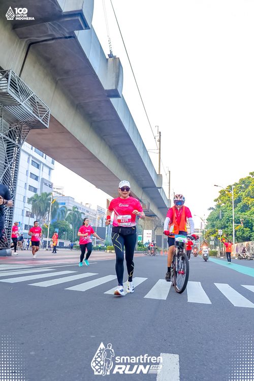 Race photo from Smartfren Run 2025 