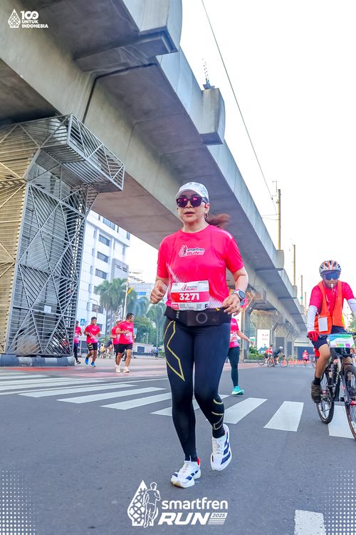 Race photo from Smartfren Run 2025 