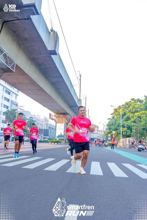 Race photo from Smartfren Run 2025 