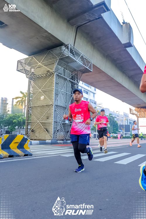 Race photo from Smartfren Run 2025 