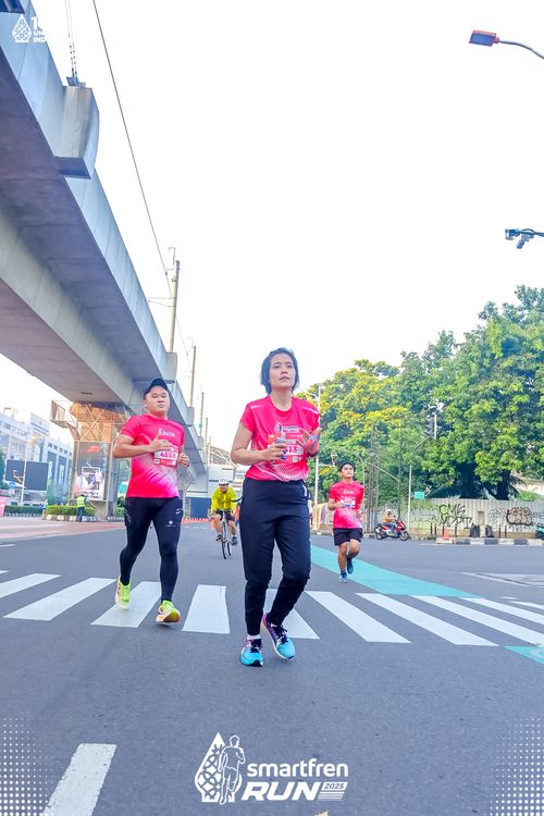 Race photo from Smartfren Run 2025 