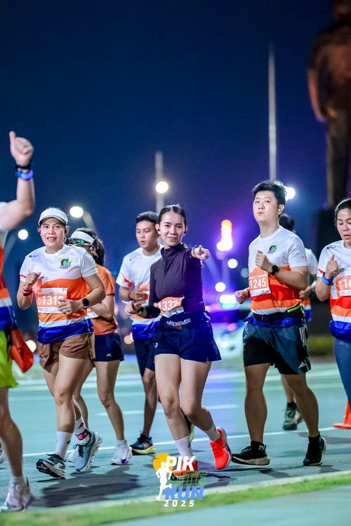 Race photo from PIK NITE RUN 2025