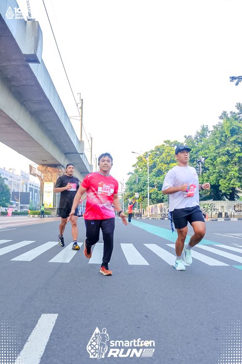 Race photo from Smartfren Run 2025 
