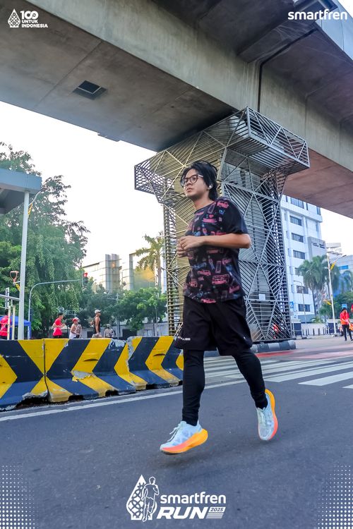 Race photo from Smartfren Run 2025 