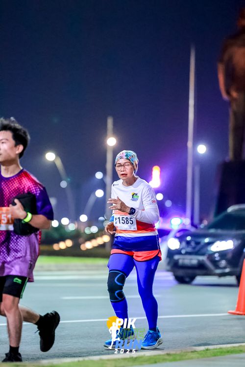 Race photo from PIK NITE RUN 2025