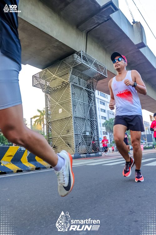 Race photo from Smartfren Run 2025 