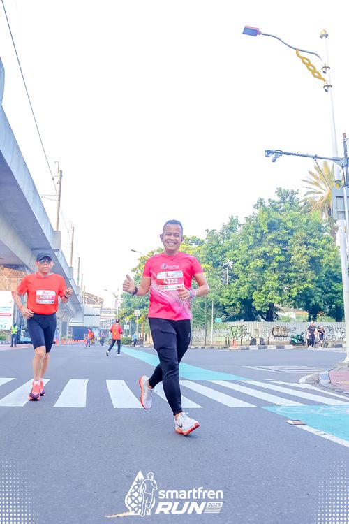 Race photo from Smartfren Run 2025 