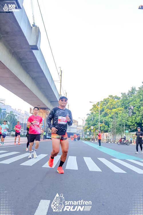Race photo from Smartfren Run 2025 