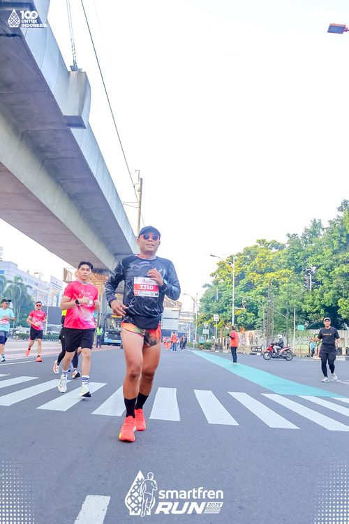 Race photo from Smartfren Run 2025 